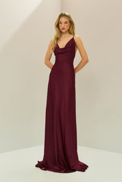 Vestido Longo em Cetim com Decote Degagê com Alças Finas e Amarração nas Costas - Líbano Marsala
