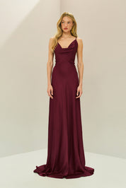 Vestido Longo em Cetim com Decote Degagê com Alças Finas e Amarração nas Costas - Líbano Marsala