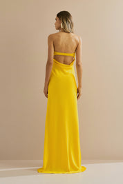 Vestido Longo em Cetim com Decote Reto, Pala Dupla e Decote Degagê nas Costas - Marbella Amarelo