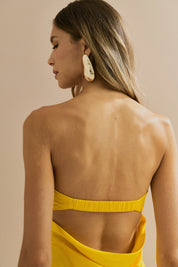 Vestido Longo em Cetim com Decote Reto, Pala Dupla e Decote Degagê nas Costas - Marbella Amarelo