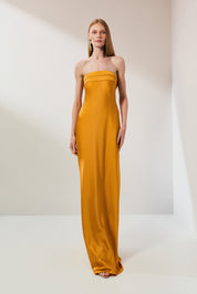 Vestido Longo em Cetim com Decote Reto, Pala Dupla e Decote Degagê nas Costas - Marbella Amarelo Mostarda