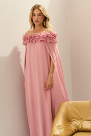 Vestido Longo em Chiffon Ombro a Ombro com Babados Plissados e Capa Fluida - Porto Rico Rosa Claro