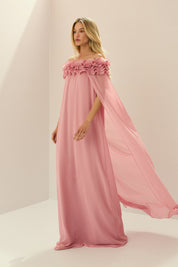 Vestido Longo em Chiffon Ombro a Ombro com Babados Plissados e Capa Fluida - Porto Rico Rosa Claro