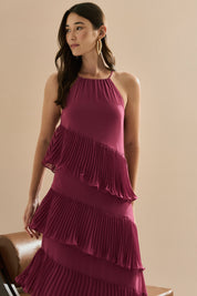 Vestido Longo em Chiffon com Decote Americano e Recortes em Camadas Plissadas Assimétricas - Sacramento Fúcsia