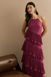 Vestido Longo em Chiffon com Decote Americano e Recortes em Camadas Plissadas Assimétricas - Sacramento Fúcsia