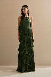 Vestido Longo em Chiffon com Decote Americano e Recortes em Camadas Plissadas Assimétricas - Sacramento Verde Oliva