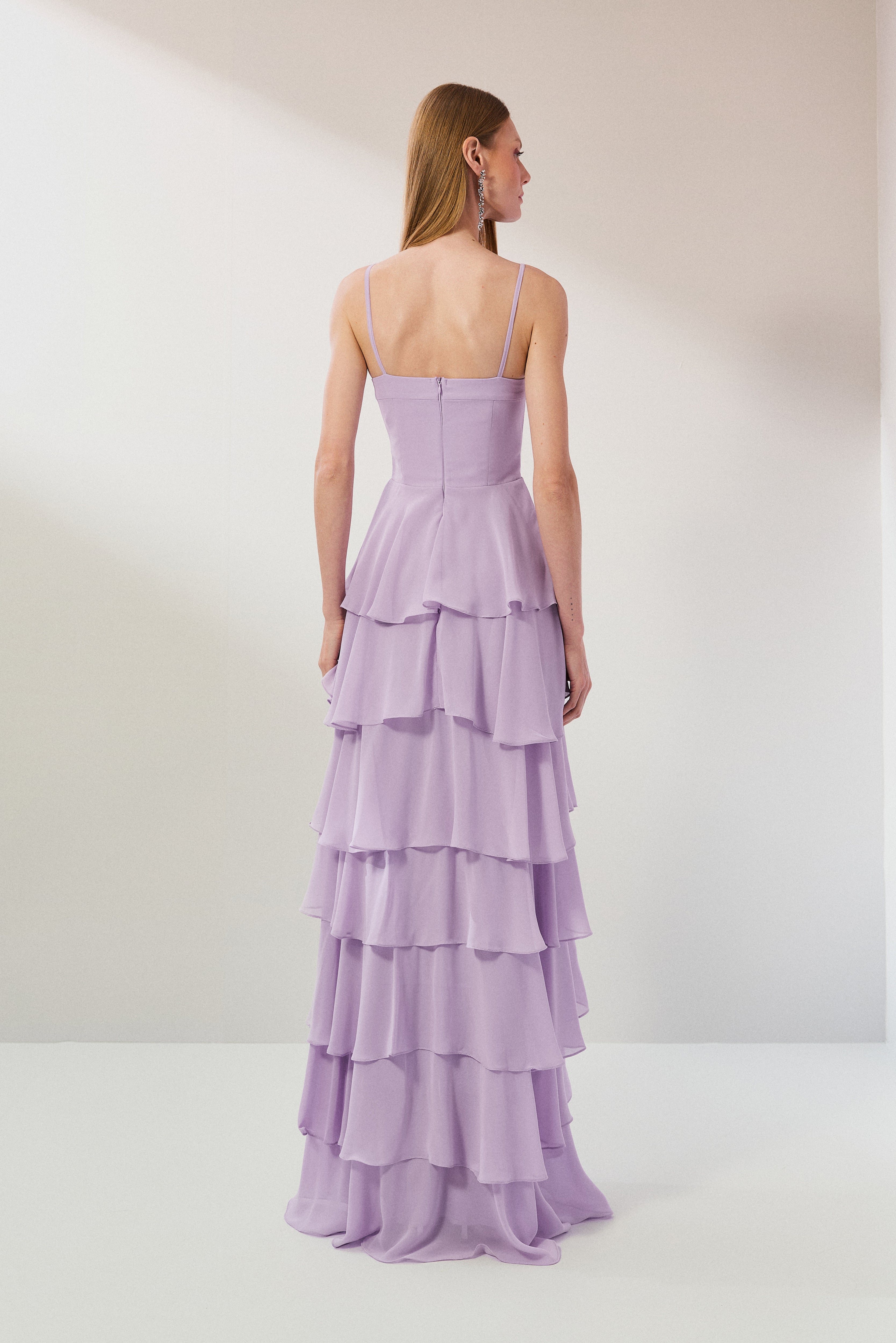 Vestido Longo em Chiffon com Decote Coração, Alças Finas e Saia em Babados - Indonésia Lilás | Lavanda