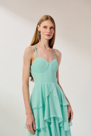 Vestido Longo em Chiffon com Decote Coração, Alças Finas e Saia em Babados - Indonésia Verde Tiffany