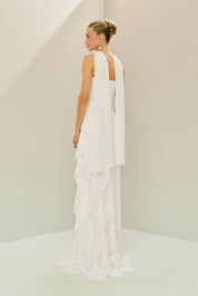Vestido Longo em Chiffon com Decote Levemente V Sem Alças, Saia Sereia com Babados Laterais em Cascata e Echarpe - Velora Off White
