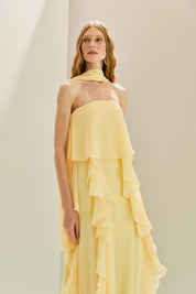 Vestido Longo em Chiffon com Decote Reto, Babados na Saia e Echarpe - Catalunha Amarelo Manteiga
