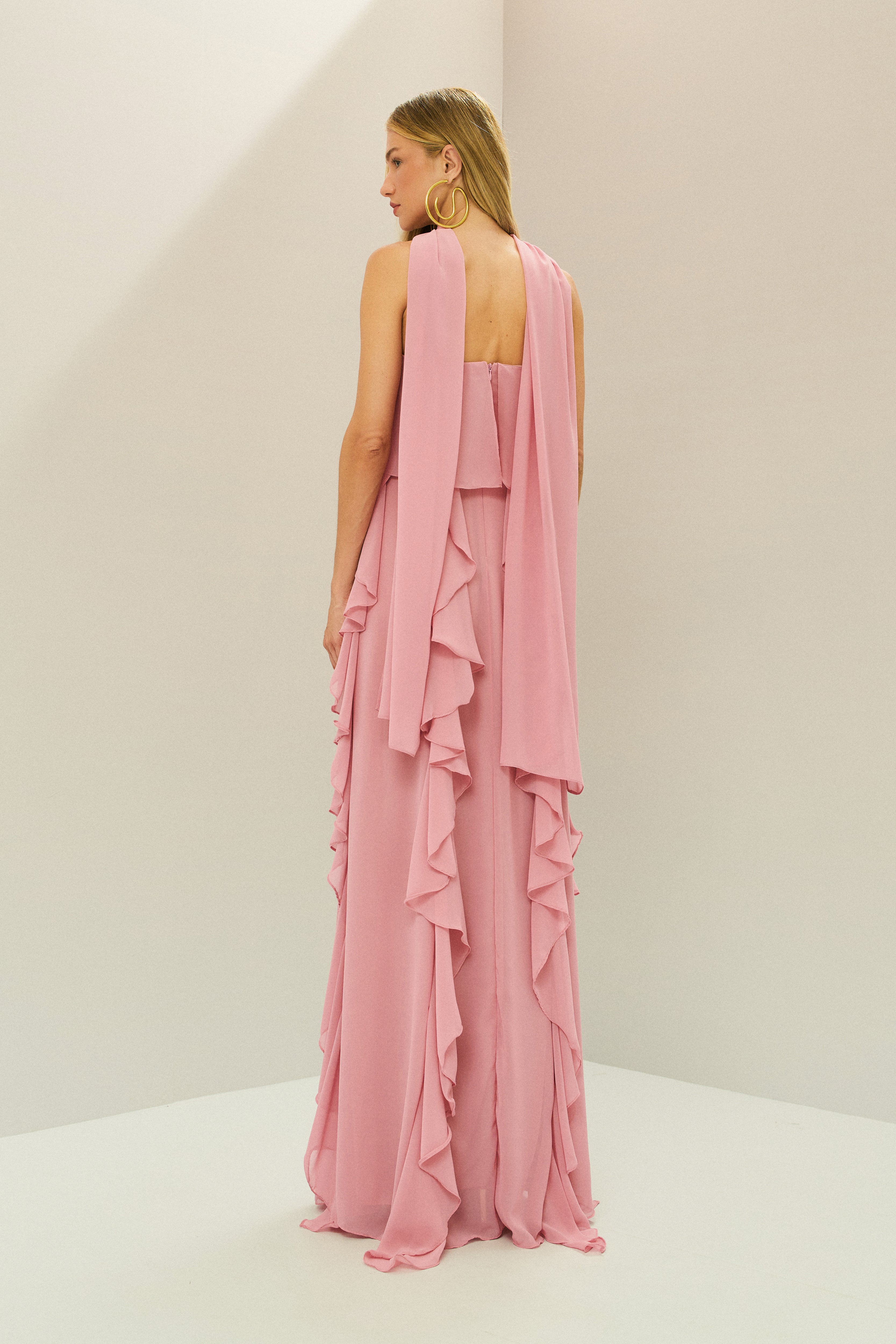 Vestido Longo em Chiffon com Decote Reto, Babados na Saia e Echarpe - Catalunha Rosa Claro