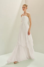Vestido Longo em Chiffon com Decote Reto com Alças Removíveis, Busto Drapeado e Saia com Babados Assimétricos - Noruega Off White