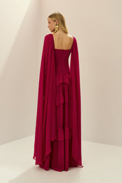 Vestido Longo em Chiffon com Decote V, Alças Finas, Mangas Capa e Saia com Babados em Camadas - Sereno Vermelho Cereja