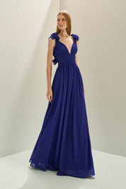 Vestido Longo em Chiffon com Decote V, Alças com Babados em Camadas, Costas Abertas com Amarração e Saia Fluida - Lara Azul Bic