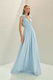 Vestido Longo em Chiffon com Decote V, Alças com Babados em Camadas, Costas Abertas com Amarração e Saia Fluida - Lara Azul Serenity