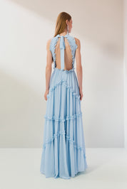 Vestido Longo em Chiffon com Gola Alta, Franzido com Babados na Saia e Abertura nas Costas com Fechamento em Laço - Alvorada Azul Serenity