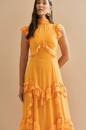 Vestido Longo em Chiffon com Gola Alta e Recortes com Babados Assimétricos - Monte Sinai Amarelo Manga