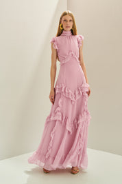 Vestido Longo em Chiffon com Gola Alta e Recortes com Babados Assimétricos - Monte Sinai Rosa Claro