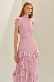 Vestido Longo em Chiffon com Gola Alta e Recortes com Babados Assimétricos - Monte Sinai Rosa Claro