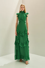 Vestido Longo em Chiffon com Gola Alta e Recortes com Babados Assimétricos - Monte Sinai Verde Bandeira