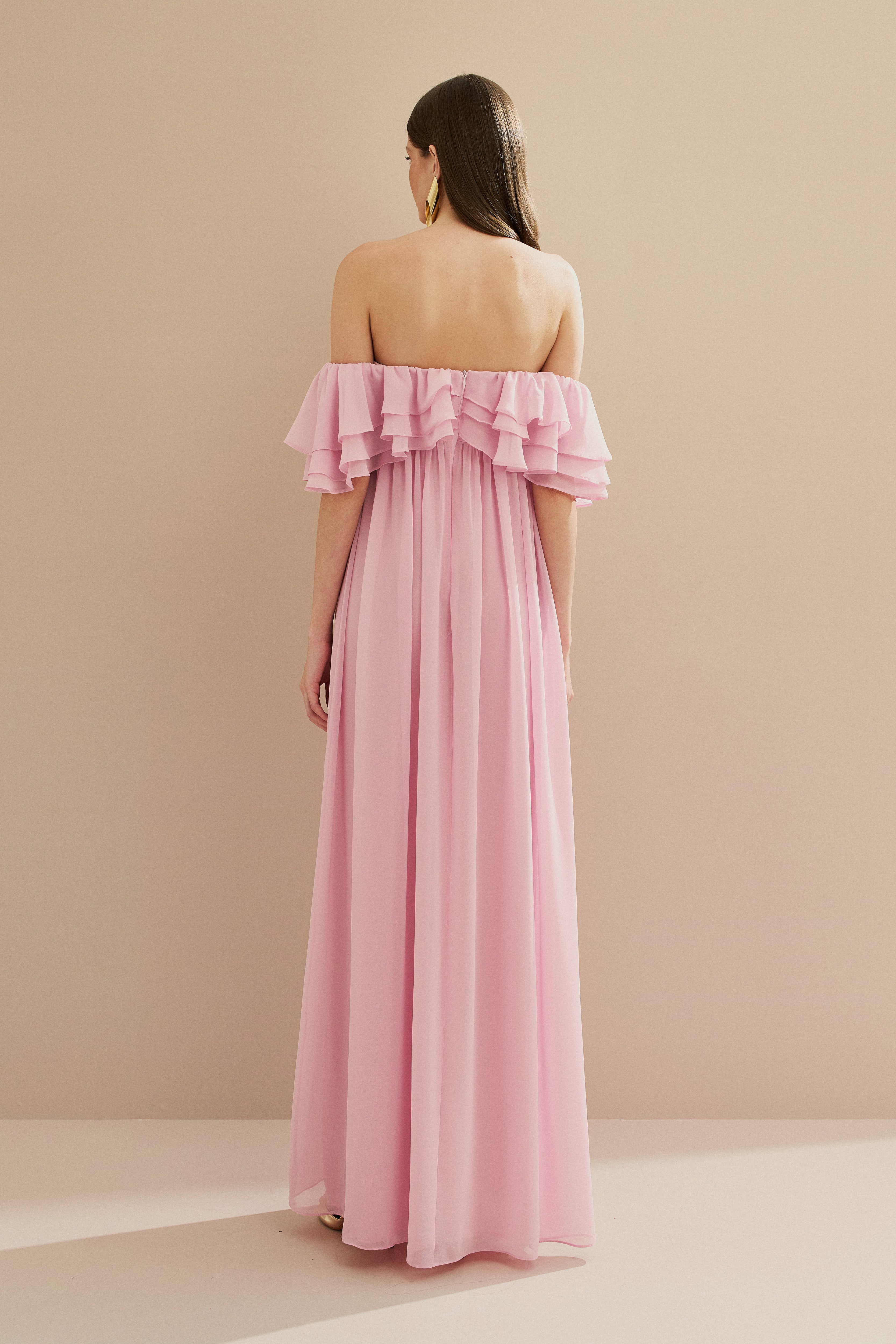 Vestido Longo em Chiffon com Mangas Ombro a Ombro e Babados - Himalaia Rosa Claro