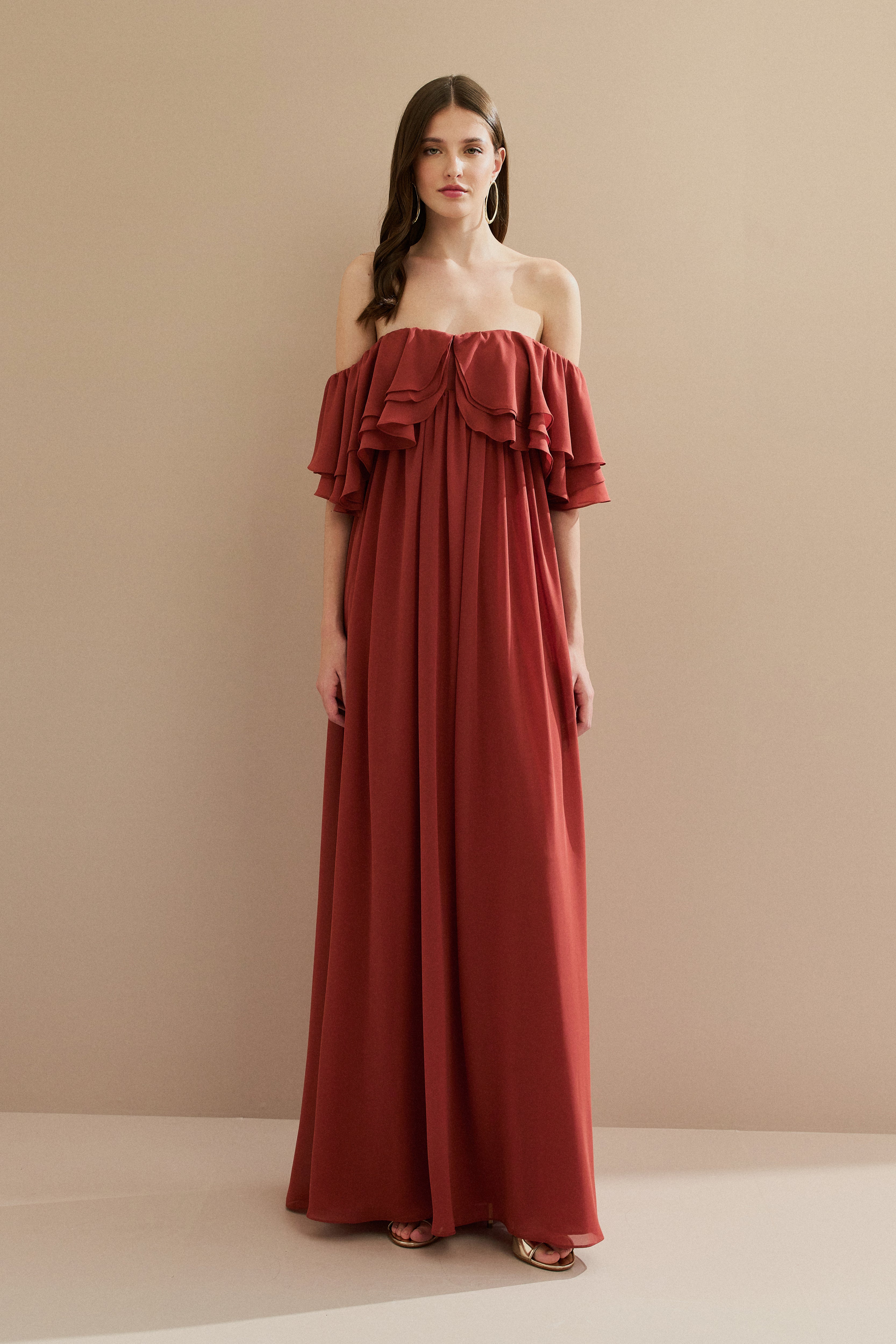 Vestido Longo em Chiffon com Mangas Ombro a Ombro e Babados - Himalaia Terracota