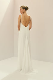 Vestido Longo em Chiffon com Shape Sereia, Costas Abertas, Cauda e Capa Removível - Lior Off White