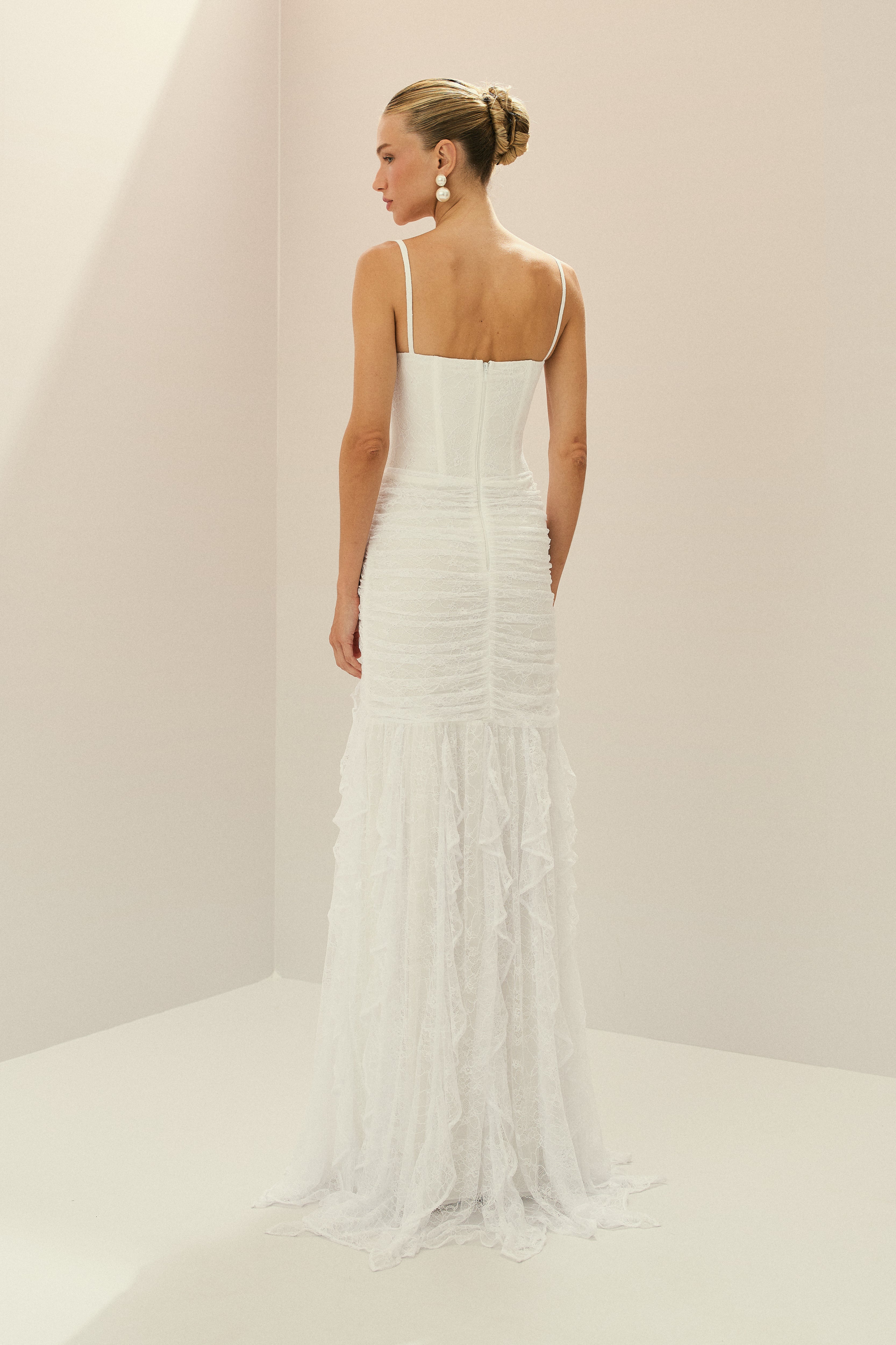 Vestido Longo em Renda com Decote Coração, Alças Finas e Drapeado no Quadril - Quartzo Off White