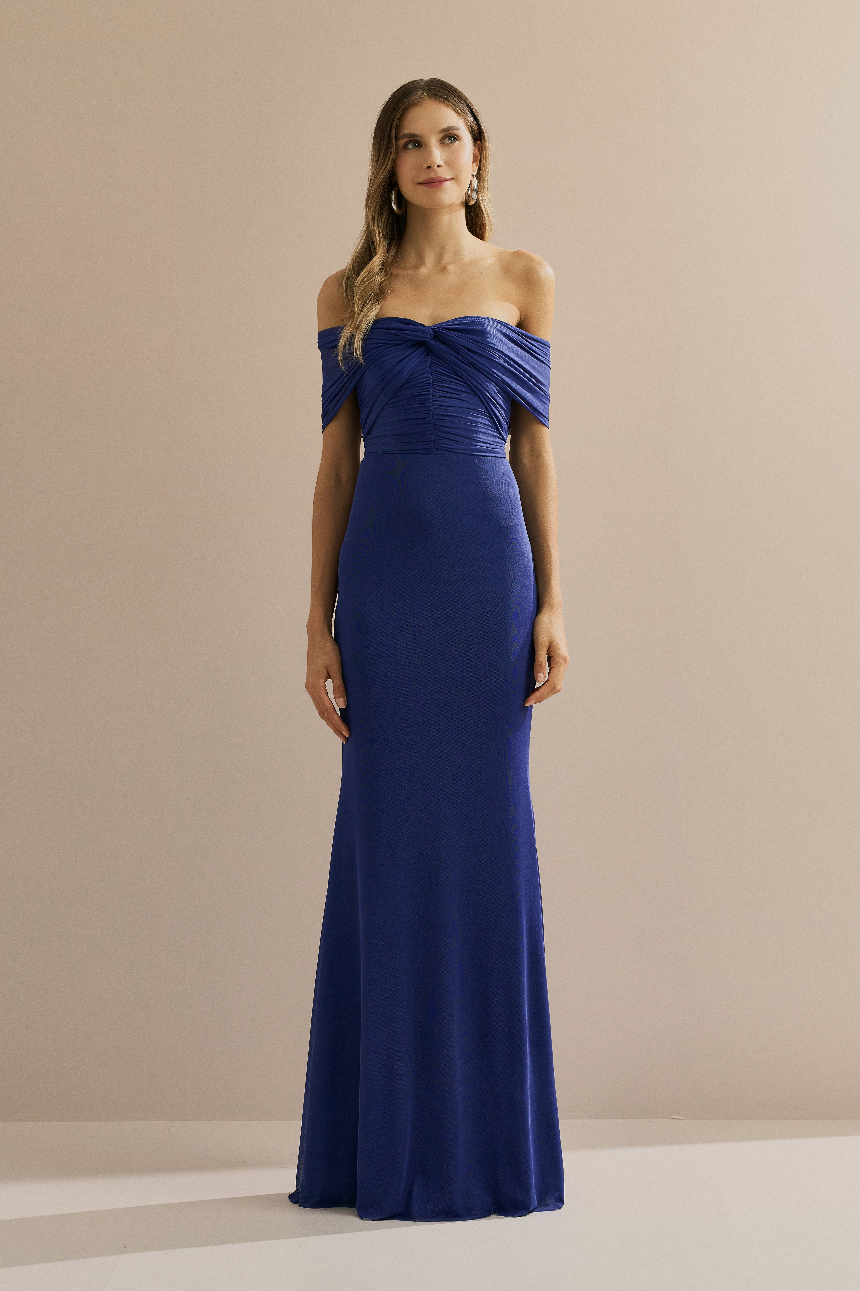 Vestido Longo em Tule Ombro a Ombro com Nó Frontal e Franzido no Busto e Cintura - Estrela Azul Bic