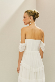 Vestido Longo em Tule com Busto Estruturado, Mangas Caídas e Saia em Camadas com Babados - Bari Off White