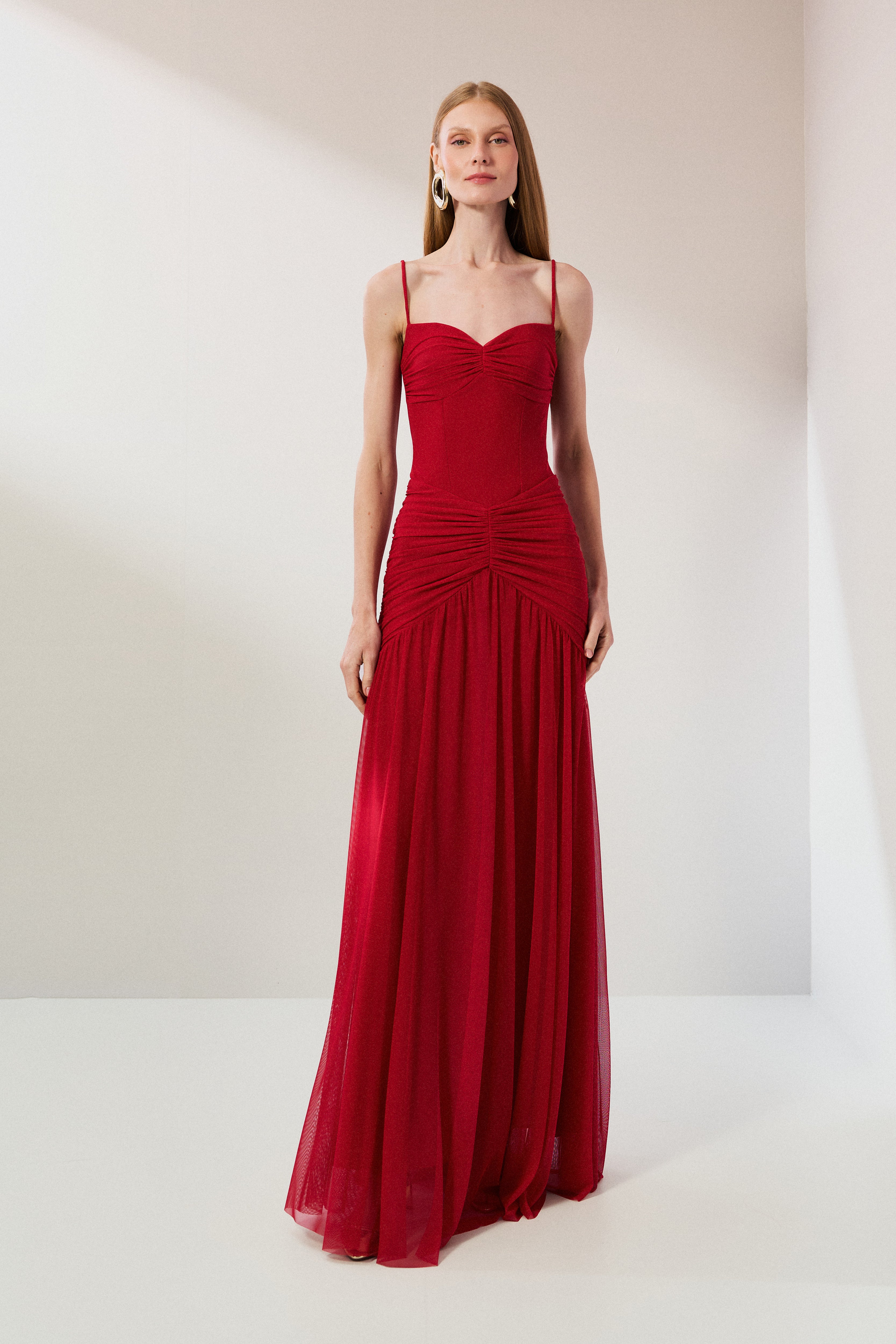 Vestido Longo em Tule com Decote Coração, Alças Finas e Drapeado no Quadril - Nicarágua Vermelho