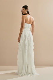 Vestido Longo em Tule com Decote Coração Franzido, Sem Alças e Saia Volumosa com Babados em Cascata - Luce Off White
