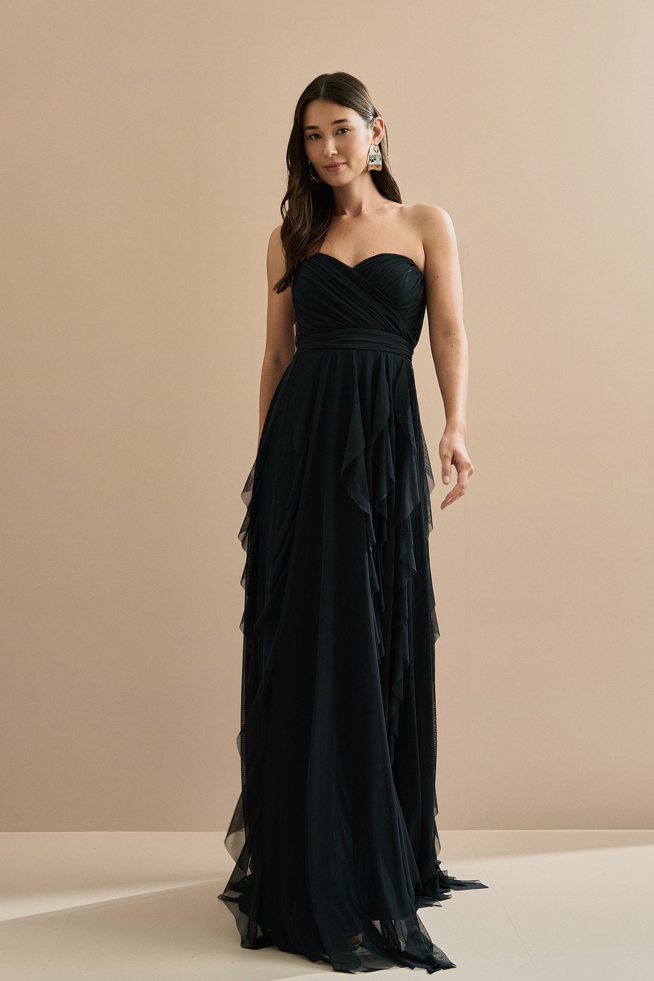 Vestido Longo em Tule com Decote Coração Franzido, Sem Alças e Saia Volumosa com Babados em Cascata - Luce Azul Marinho
