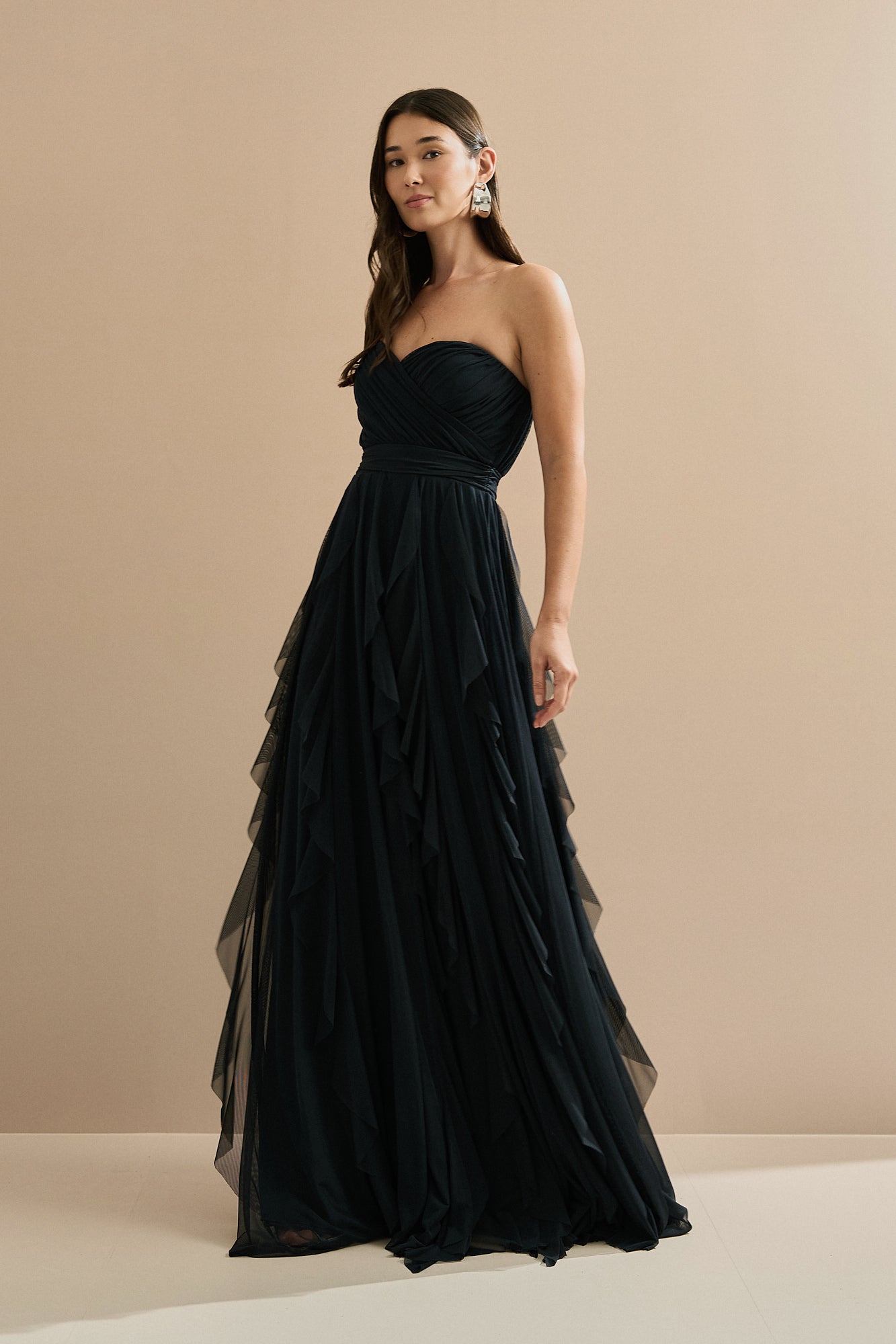 Vestido Longo em Tule com Decote Coração Franzido, Sem Alças e Saia Volumosa com Babados em Cascata - Luce Azul Marinho