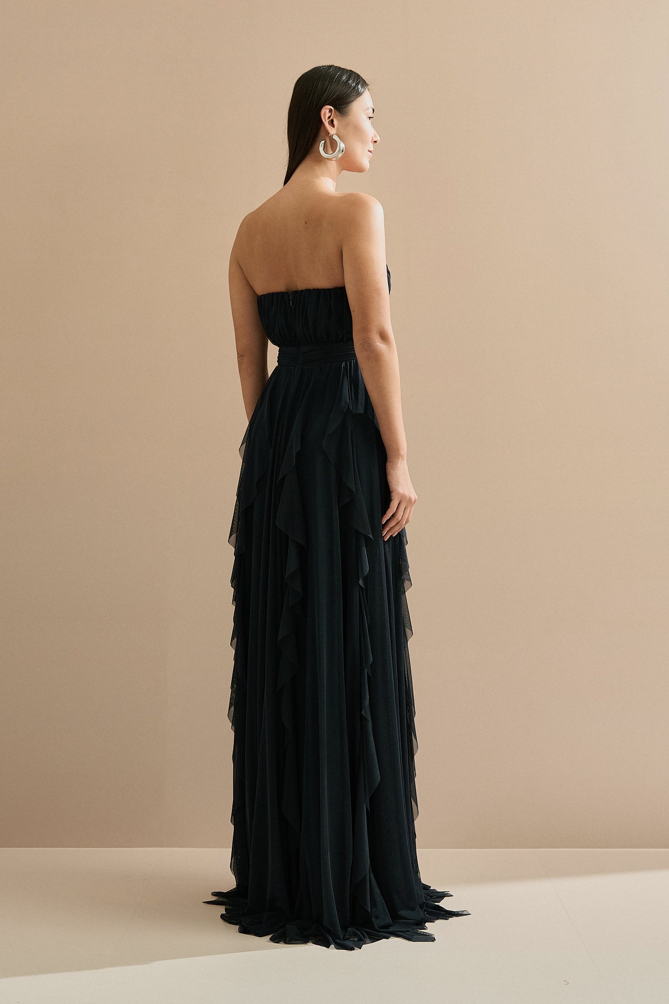 Vestido Longo em Tule com Decote Coração Franzido, Sem Alças e Saia Volumosa com Babados em Cascata - Luce Azul Marinho