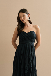 Vestido Longo em Tule com Decote Coração Franzido, Sem Alças e Saia Volumosa com Babados em Cascata - Luce Azul Marinho