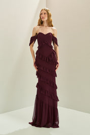 Vestido Longo em Tule com Decote Coração e Recortes de Babado - Mendoza Marsala Escuro