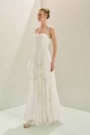 Vestido Longo em Tule com Decote Reto, Alças com Pérolas e Saia em Babados Assimétricos - Fuji Off White
