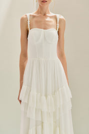 Vestido Longo em Tule com Decote Reto, Alças com Pérolas e Saia em Babados Assimétricos - Fuji Off White