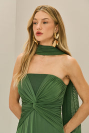 Vestido Longo em Tule com Decote Reto, Torção no Busto e Echarpe - Fiora Verde Bandeira