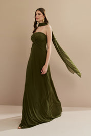 Vestido Longo em Tule com Decote Reto, Torção no Busto e Echarpe - Fiora Verde Oliva