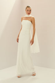 Vestido Longo em Tule com Decote Reto sem Alças, Franzido na Lateral, Amarração nas Costas e Echarpe - Lilo Off White