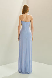 Vestido Longo em Tule com Decote Semi Coração Sem Alças, Busto Estruturado e Drapeado no Quadril - Luar Azul Serenity