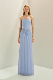 Vestido Longo em Tule com Decote Semi Coração Sem Alças, Busto Estruturado e Drapeado no Quadril - Luar Azul Serenity
