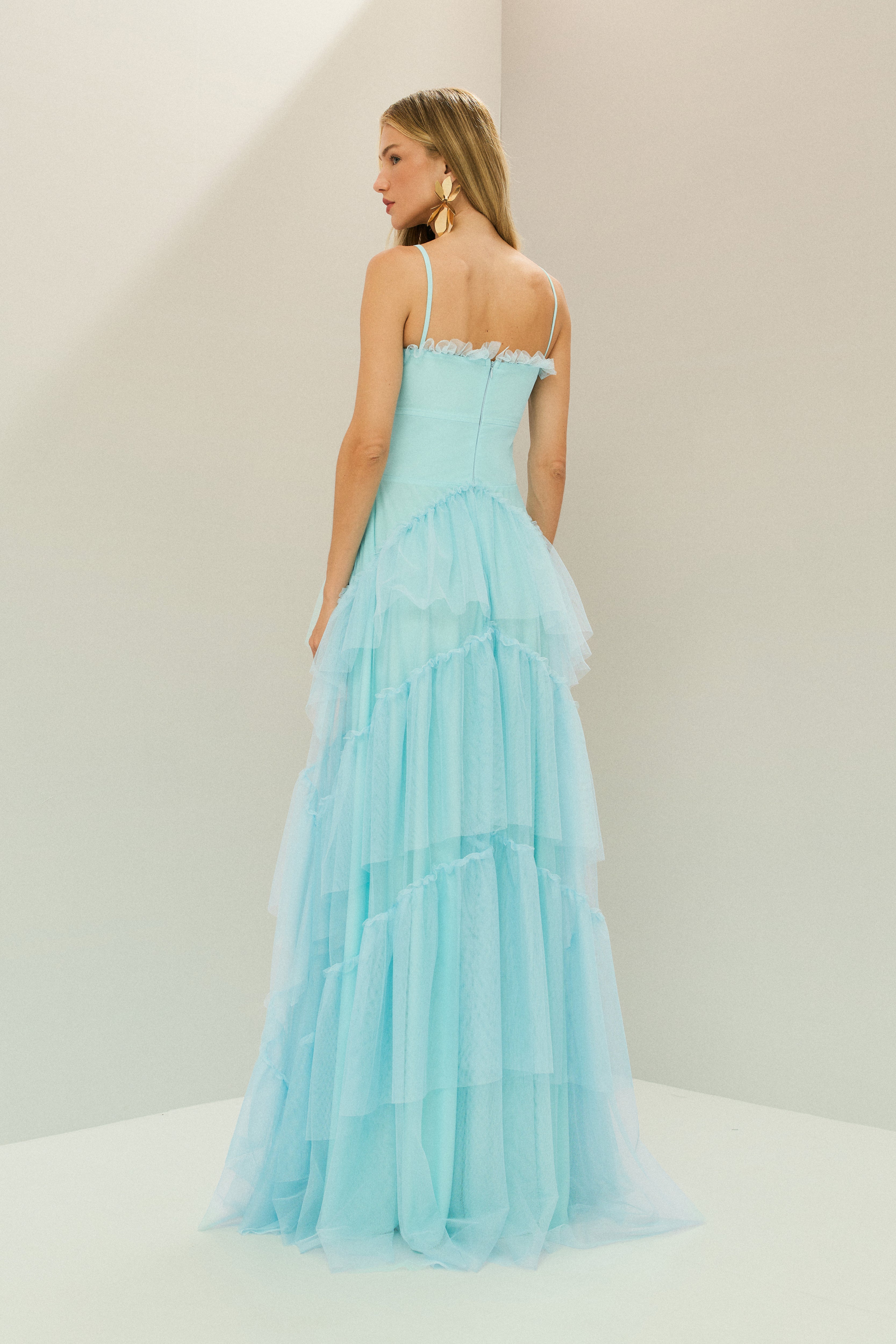 Vestido Longo em Tule com Decote Semi Coração e Saia de Babados - Provença Azul Serenity