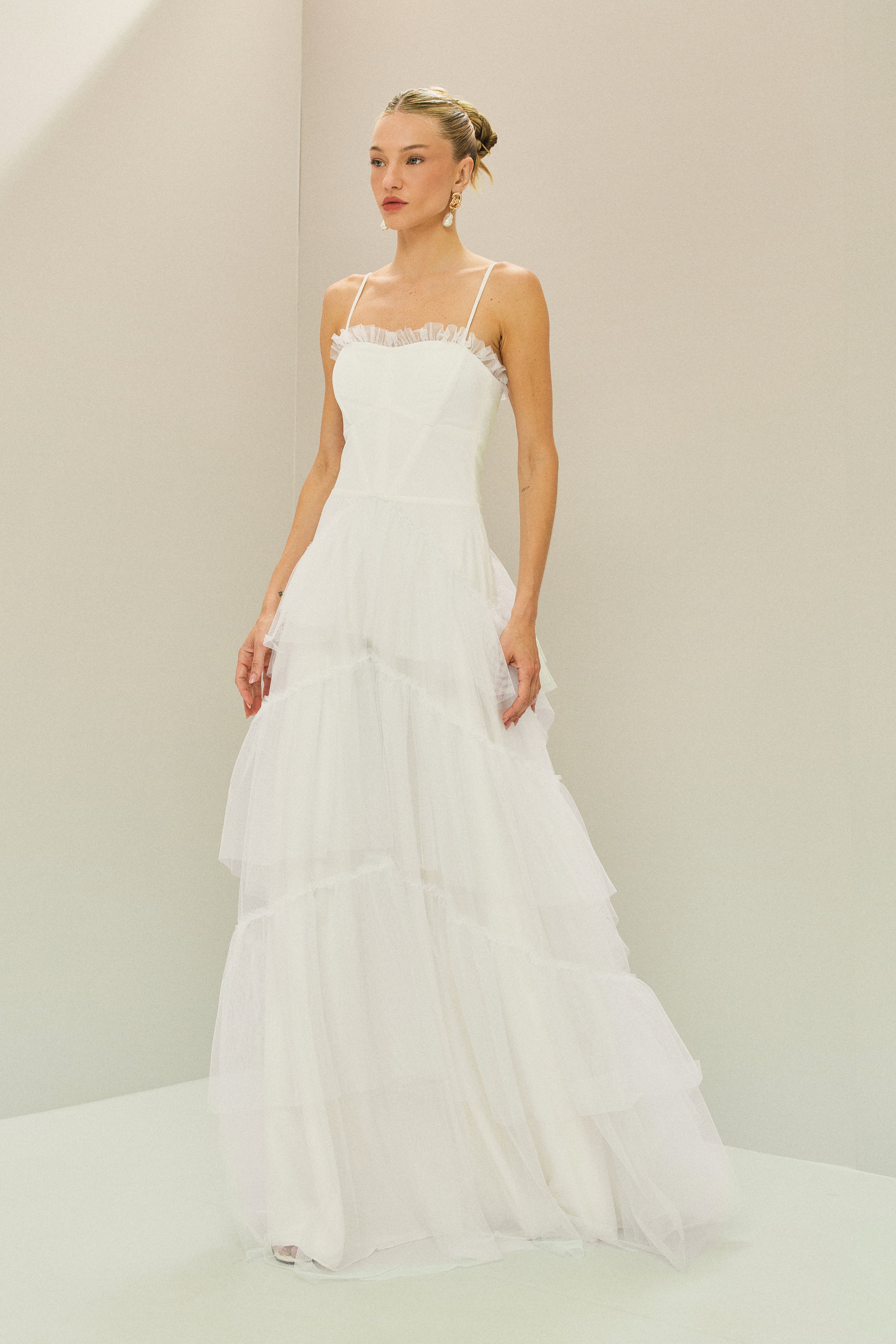 Vestido Longo em Tule com Decote Semi Coração e Saia de Babados - Provença Off White