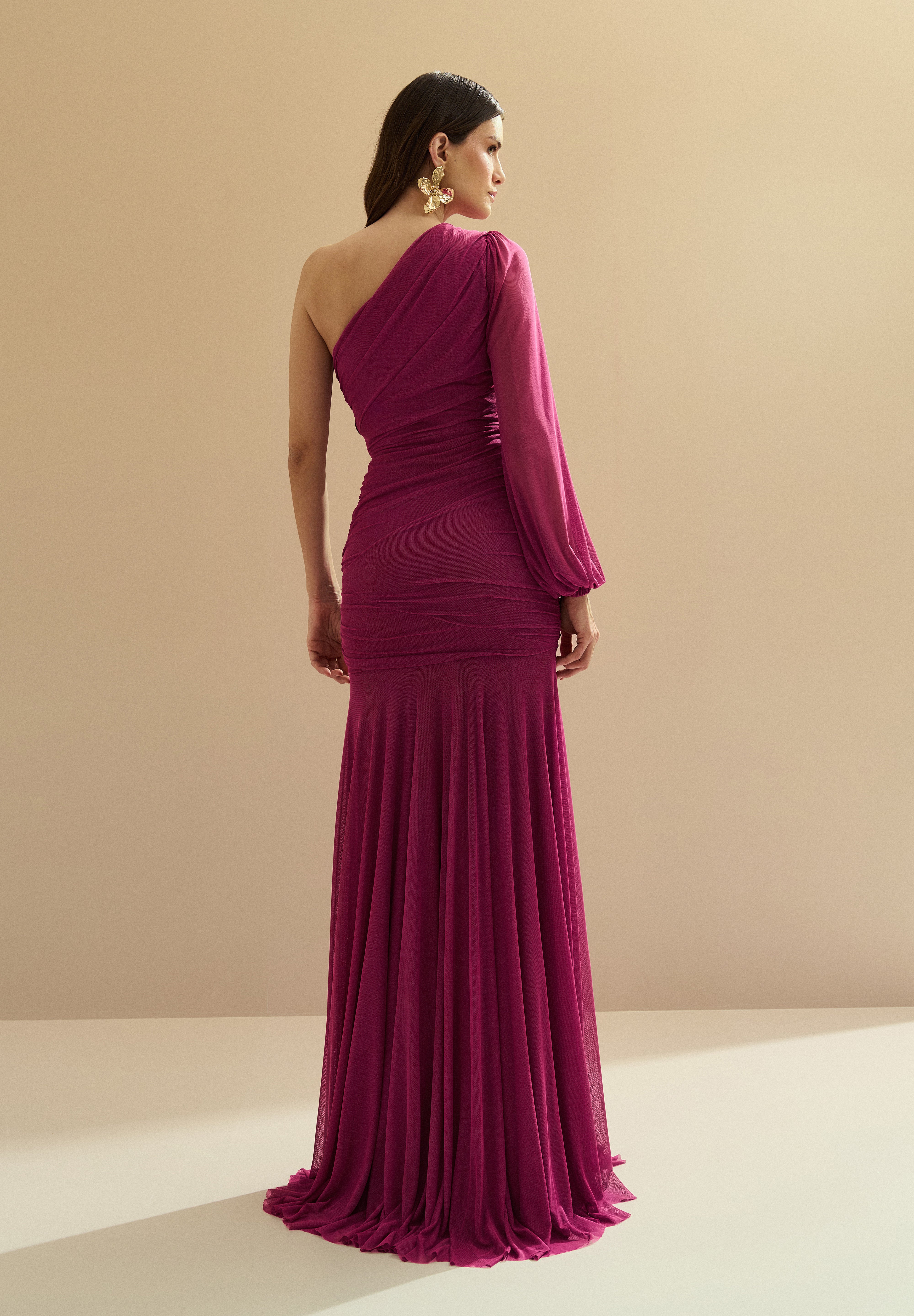Vestido Longo em Tule com Decote de Ombro Único, Drapeados e Shape Sereia - Amsterdã Fúcsia