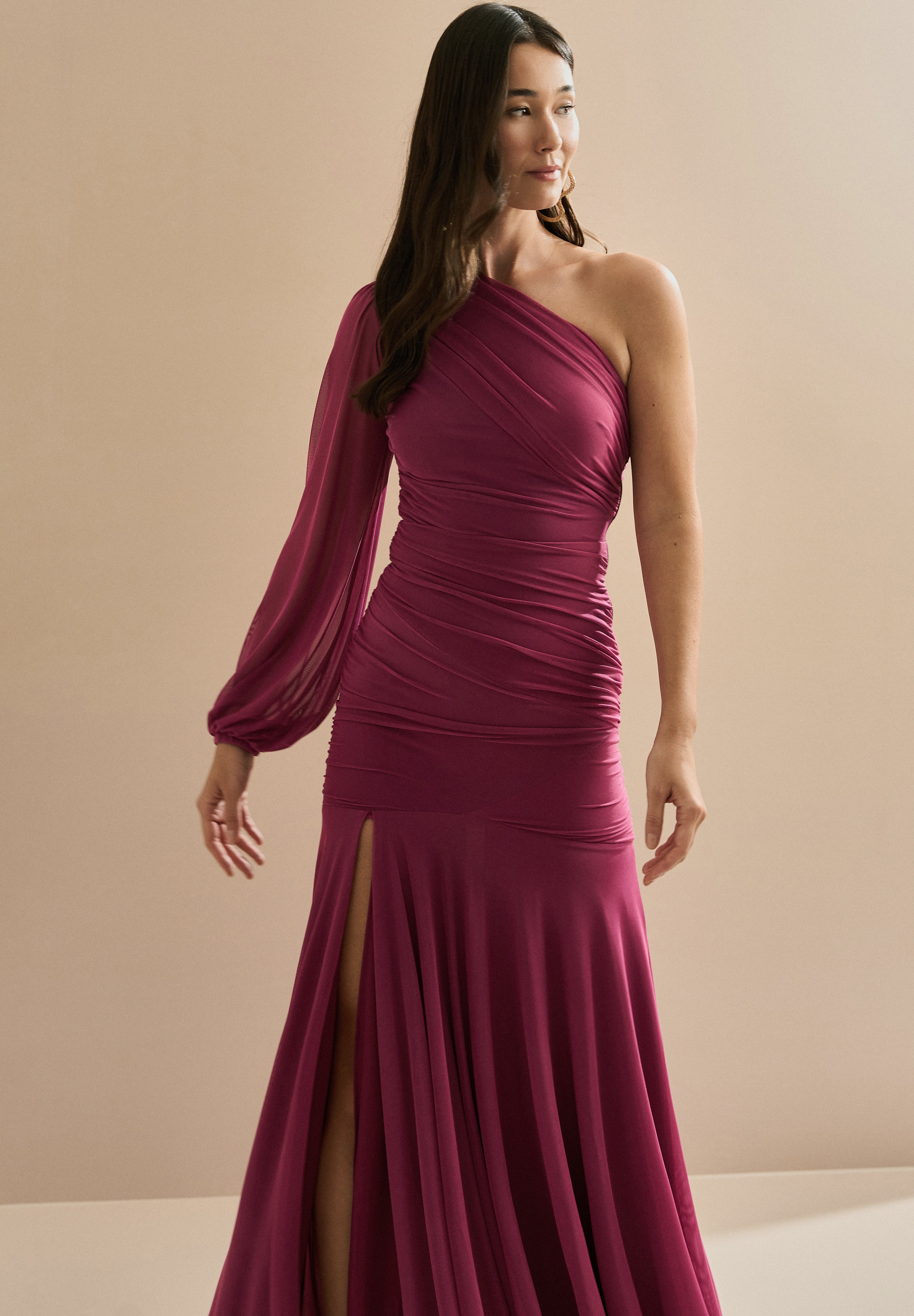 Vestido_Longo_em_Tule_com_Decote_de_Ombro_Unico_Drapeados_e_Shape_Sereia_Amsterda_Fucsia3_d8aef5d3-c2b3-40fe-ae9d-a59261ab9a0d.jpg