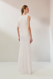 Vestido Longo em Tule com Drapeado Assimétrico na Manga e Cintura - Nanda Off White