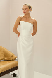 Vestido Longo em Zibeline com Decote Assimétrico e Saia Lápis com Fenda Traseira - Lotus Off White